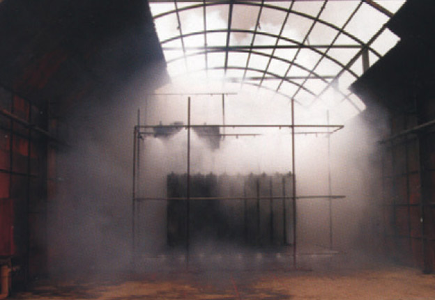 Feuer nach der Wassernebel Löschung